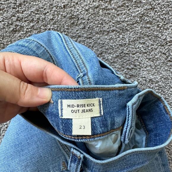 Madewell Mid-Rise Kick Out Jeans - Picture 4 of 8